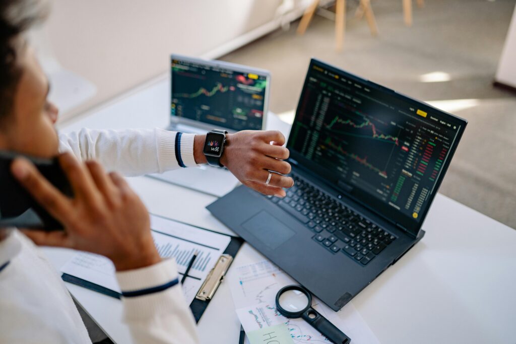 Market Timing: Tentar acertar a hora certa de comprar e vender
